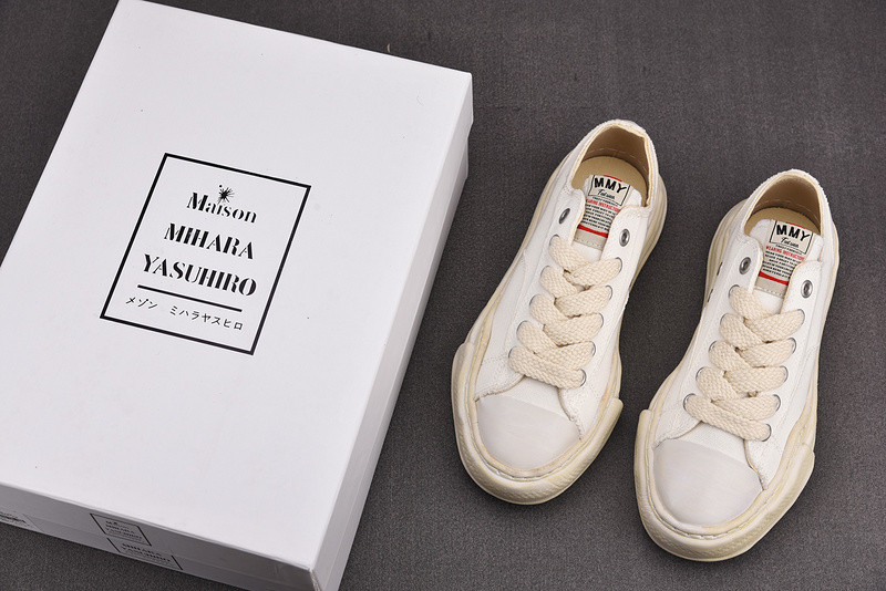 Ma*s*n mihara yasuhiro sneaker