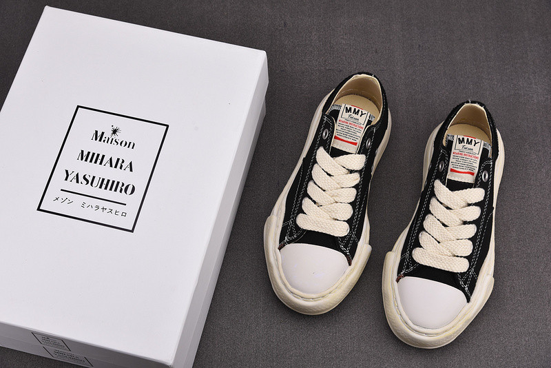 Ma*s*n mihara yasuhiro sneaker