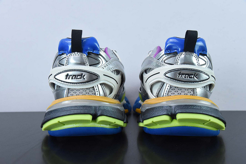 bc track sneaker