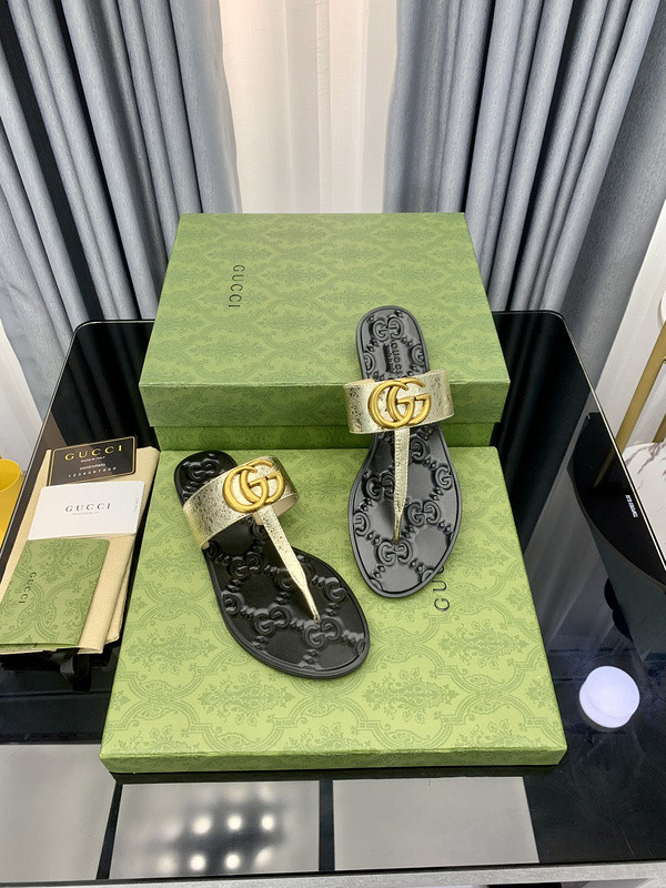 g*u*i sandals