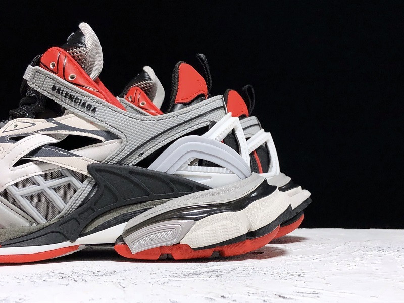bc track sneaker