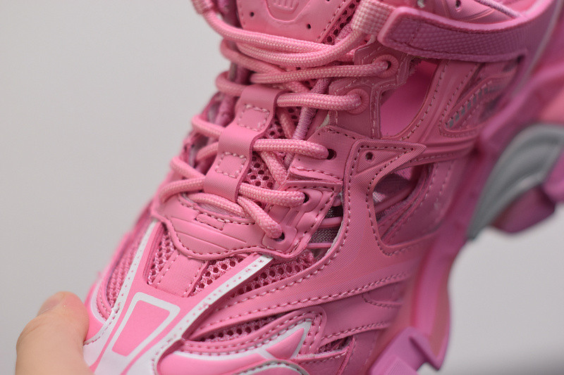bc track sneaker