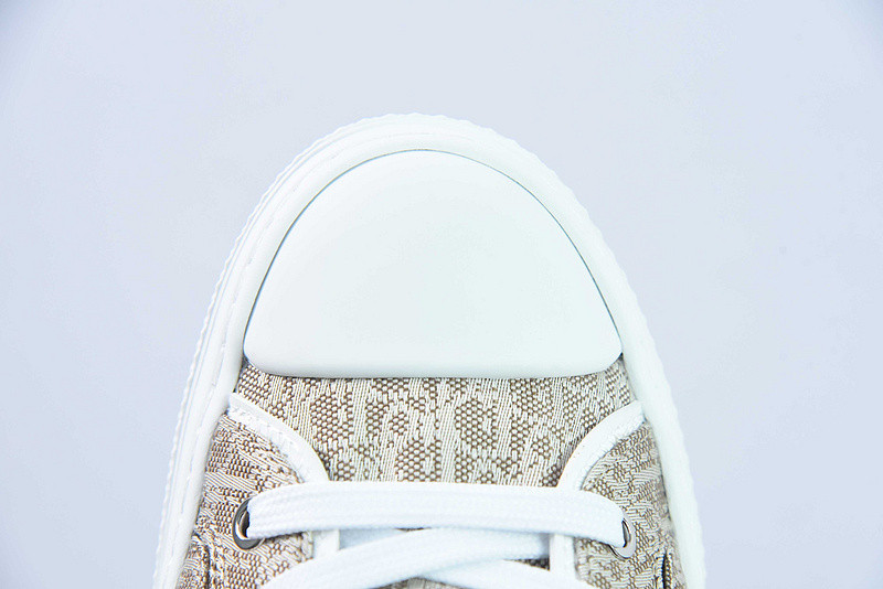 dio* x converse sneaker