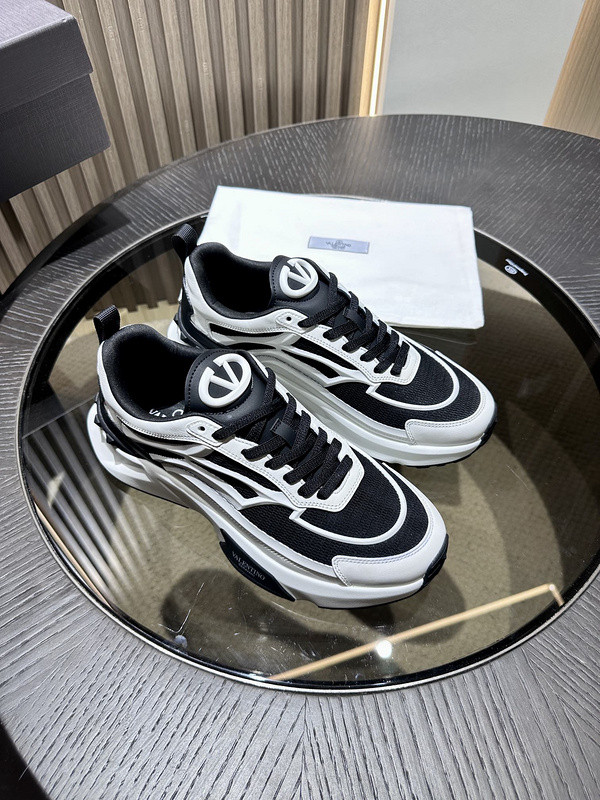 Va1e*ntin0 sneaker