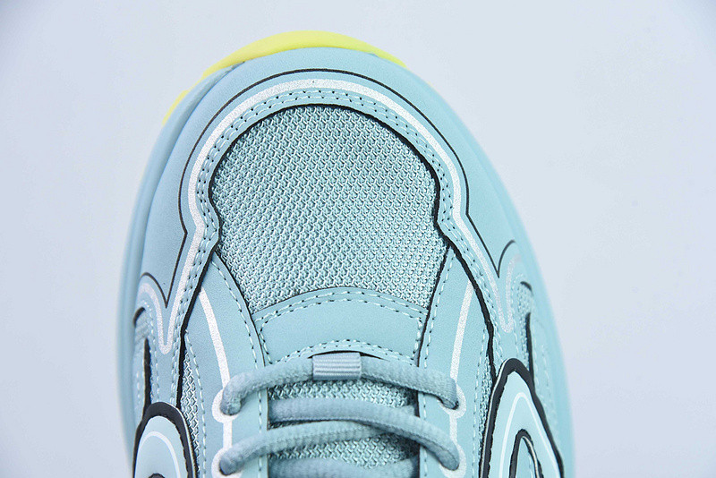dio* sneaker