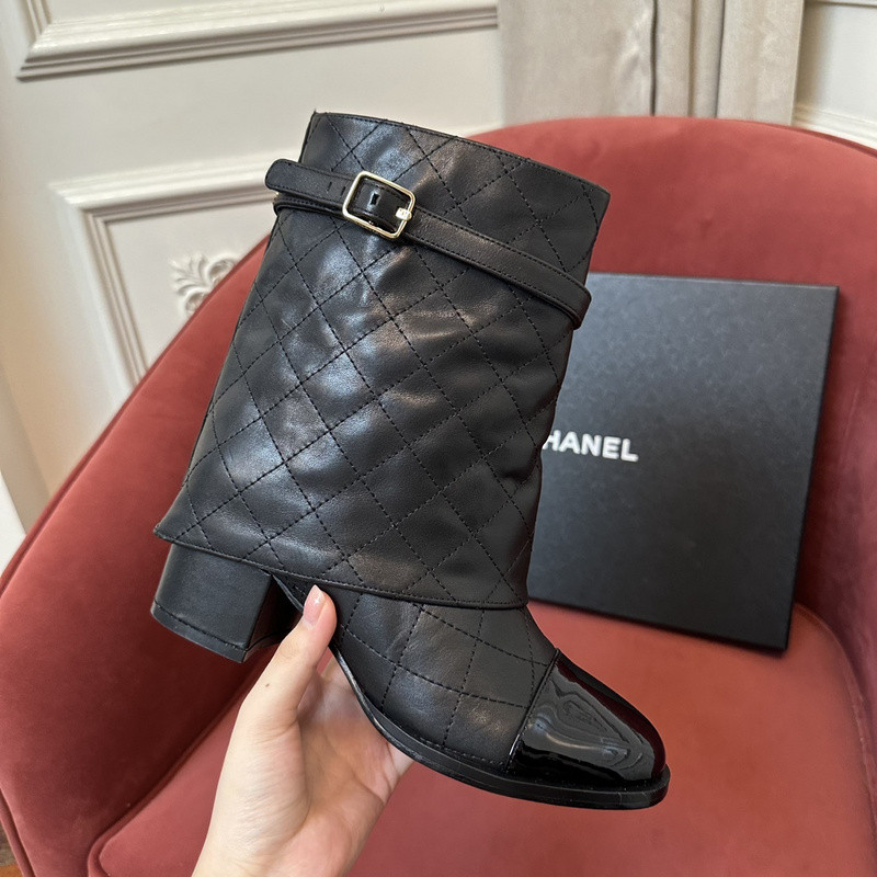 Ch*el sneaker