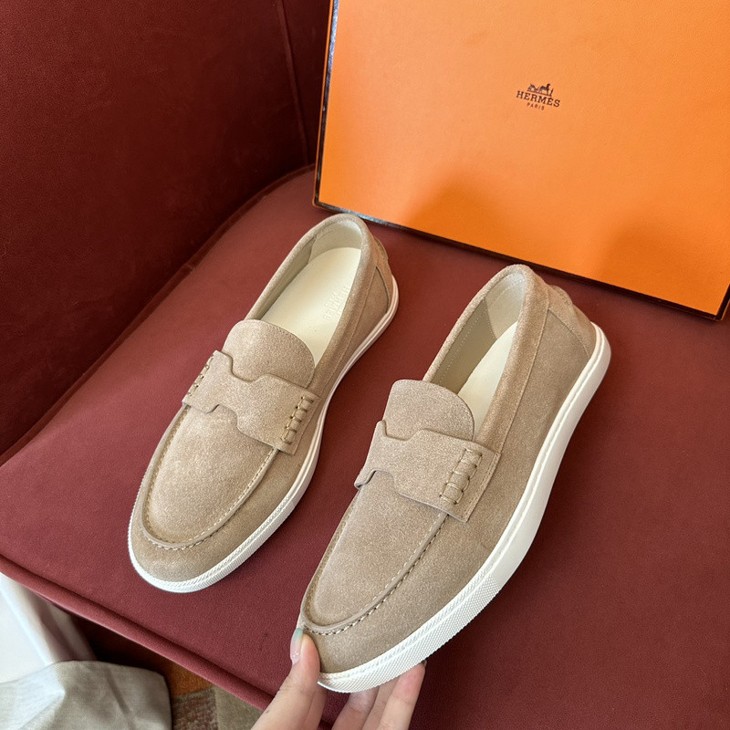 H**me5 sneaker