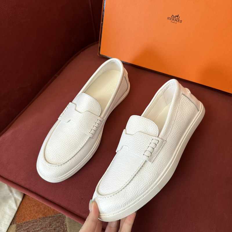 H**me5 sneaker