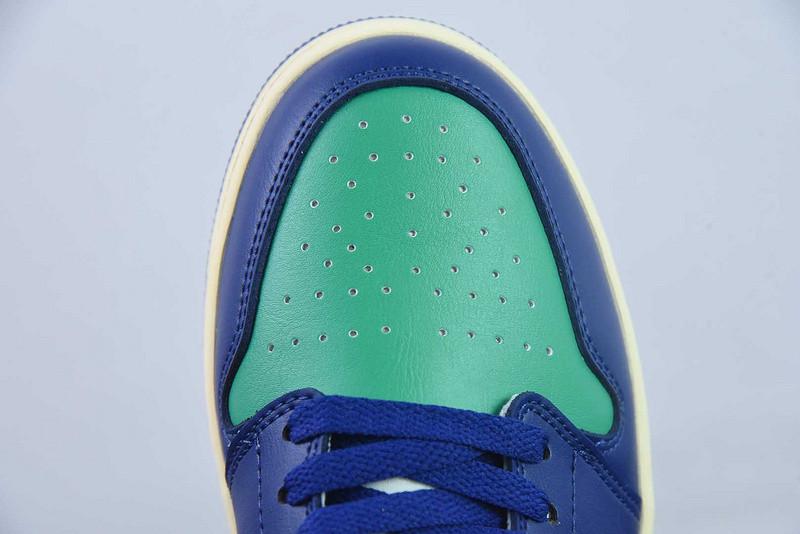 Air Jordan 1 Low “Seahawks” 553558-147