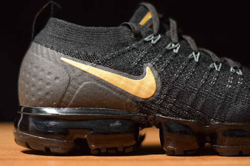 nike air vapormax flyknit 2 black dark grey 942842-012