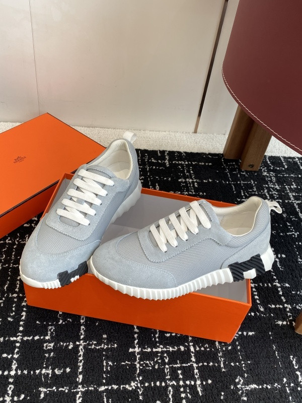 H**me5 sneaker