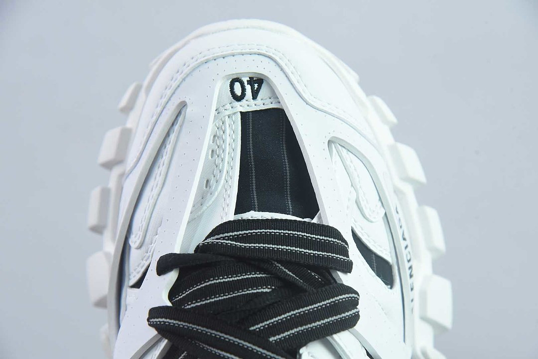 BC TRACK SNEAKER