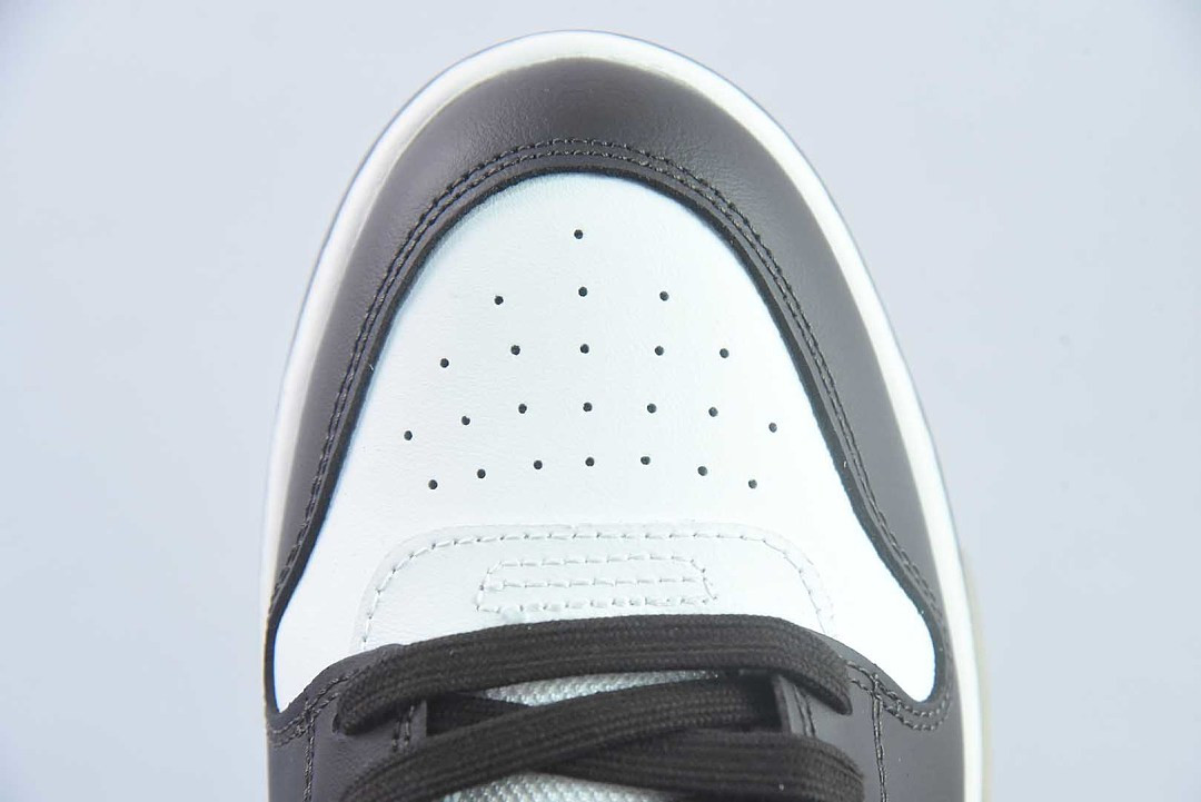 OF™ C/O VIRGIL ABLOH OUT OF OFFICE LOW-TOP LEATHER SNEAKERS ‘OOO“