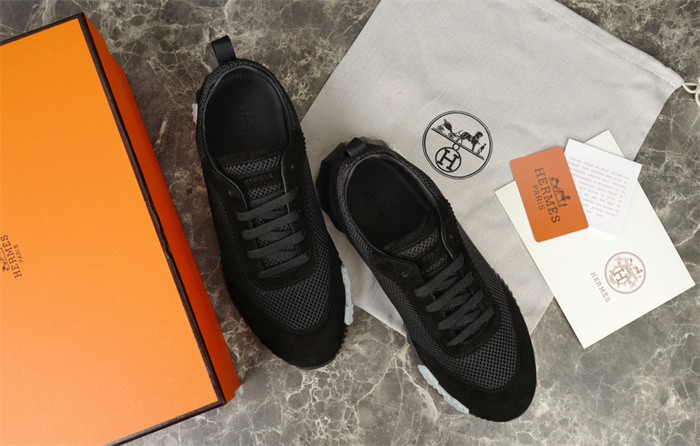 H**mes sneaker