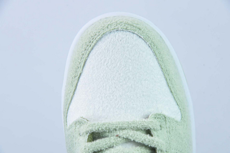 nike dunk low se fleece pack honeydew (w) dq7579-300