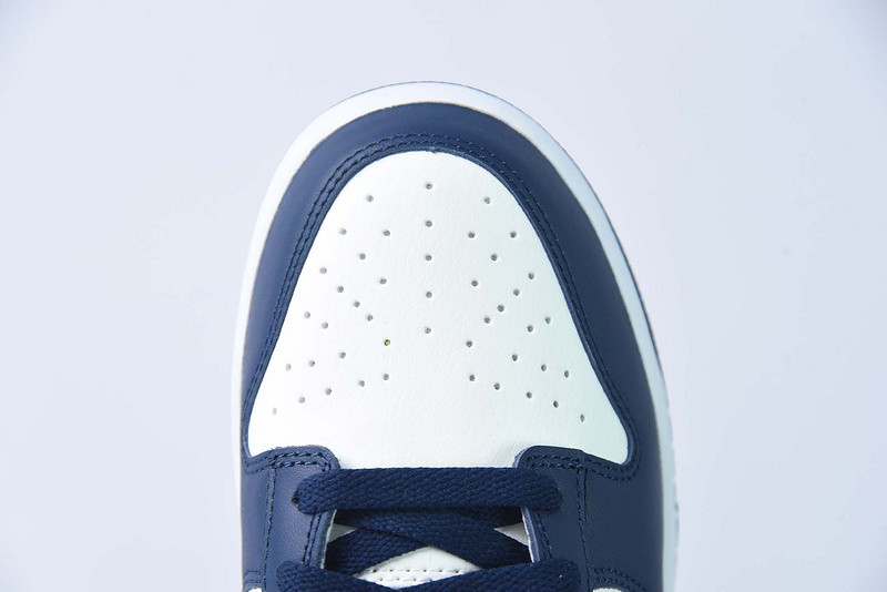 nike dunk low “midnight navy” fd9749-400