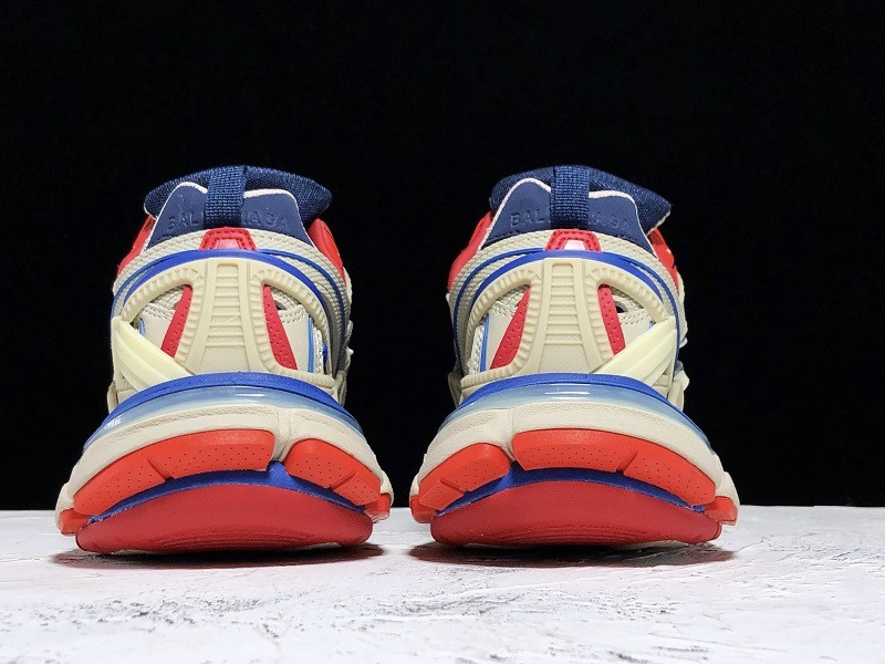 bc track sneaker