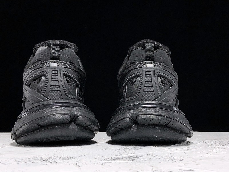 bc track sneaker