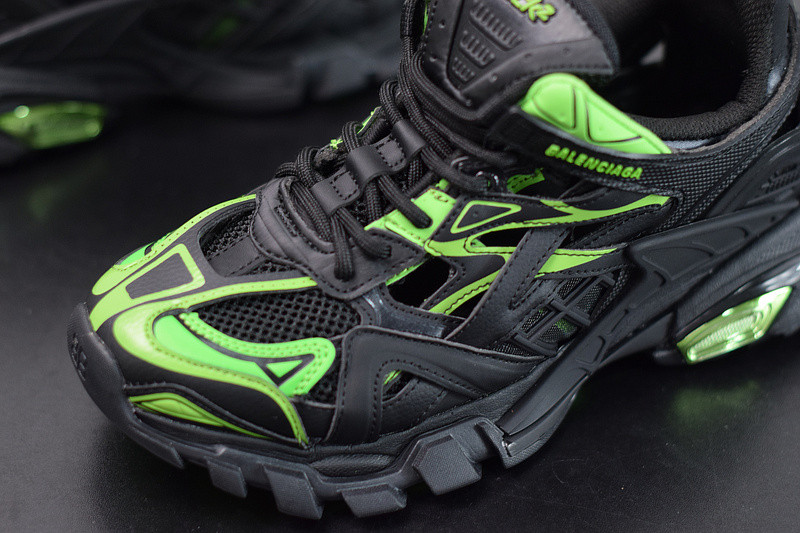bc track sneaker