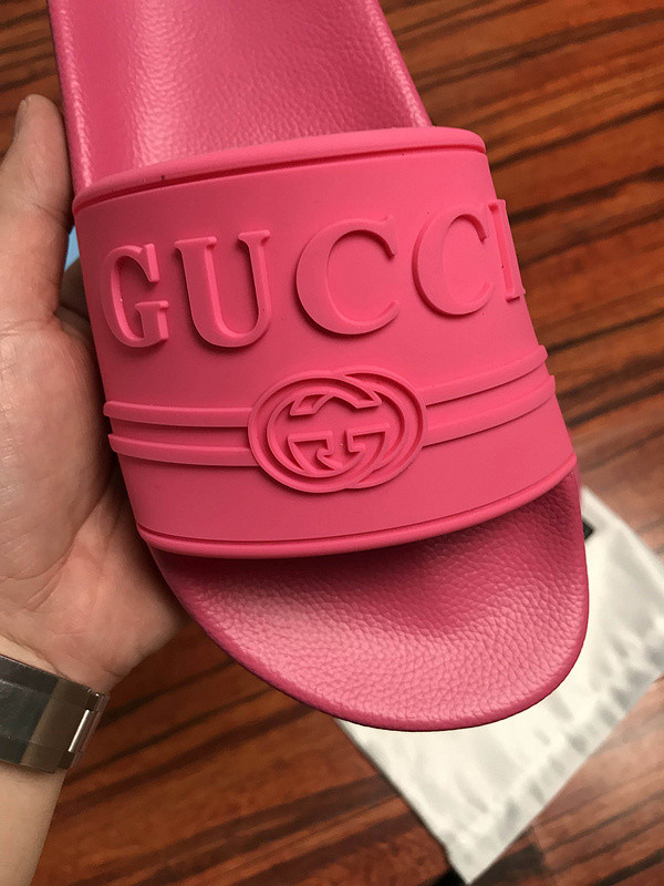g*u*i sandals