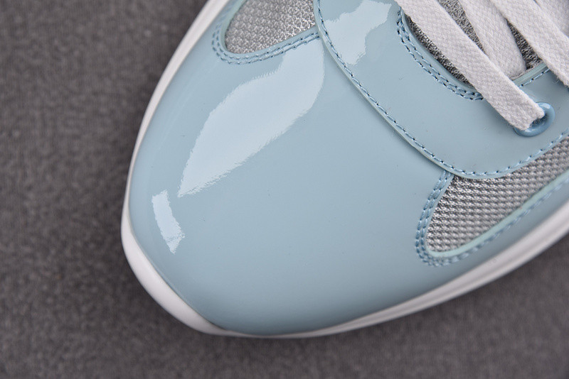 pr sneaker