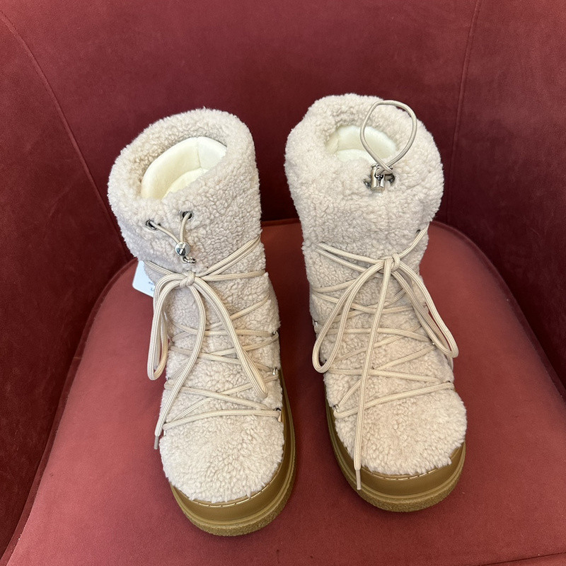 M1um1u sneaker