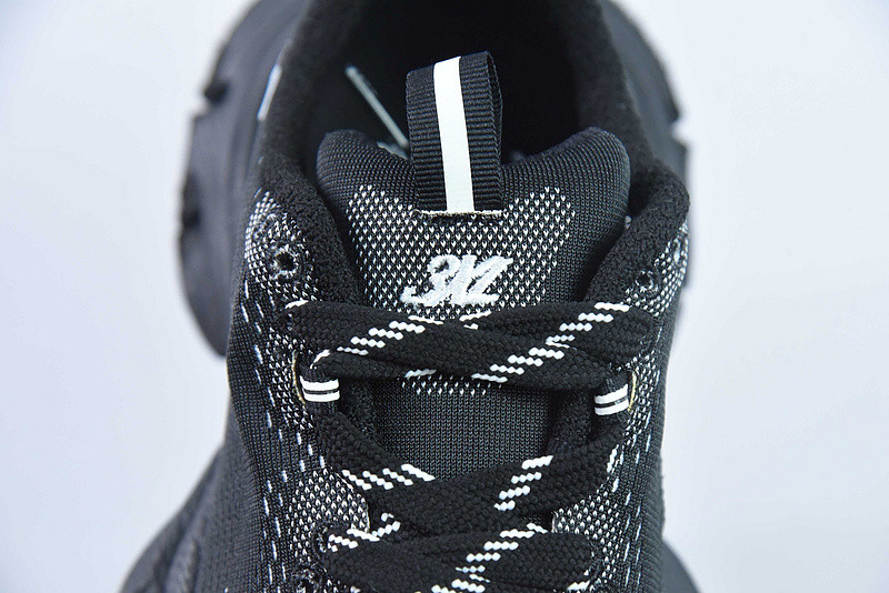 BC 3XL SNEAKER
