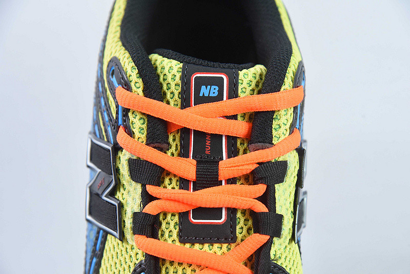 NEW BALANCE SNEAKER