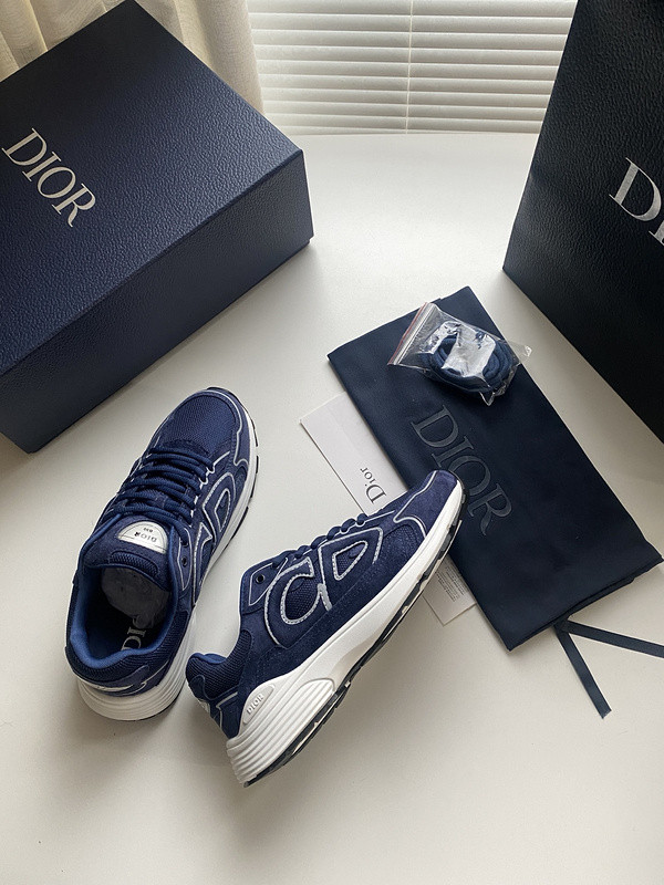 DIO* SNEAKER