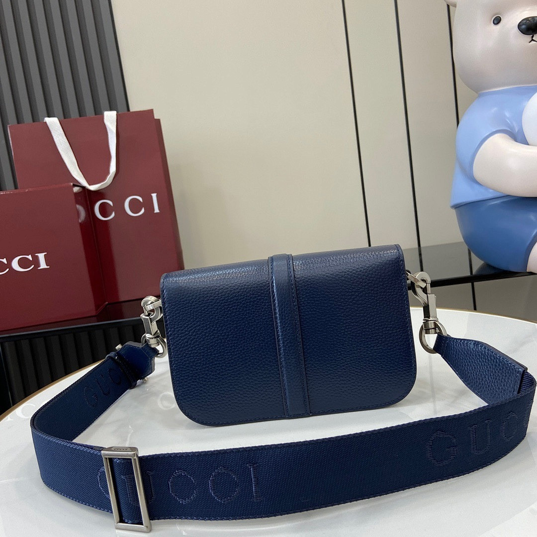 Gvc*1 BAG