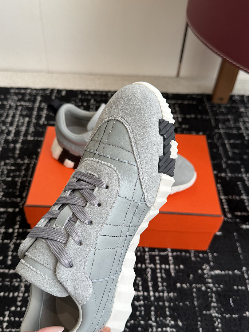 H**me5 Sneaker