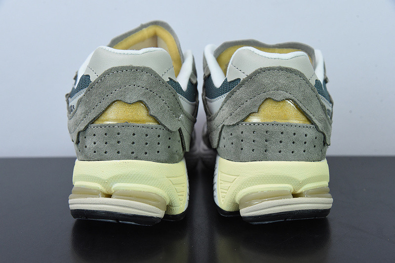 new balance sneaker