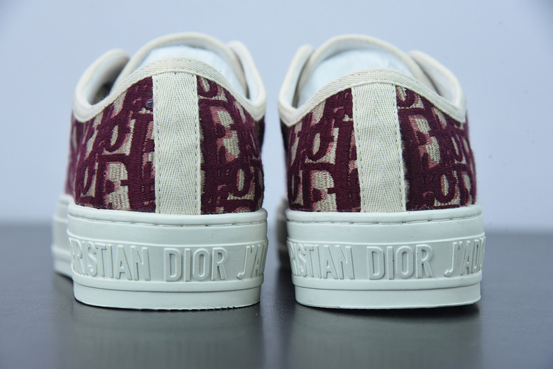 dio* low-top walk