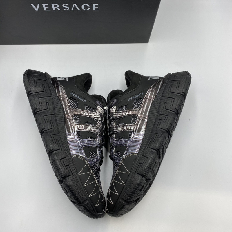 vs chain reaction sneakers