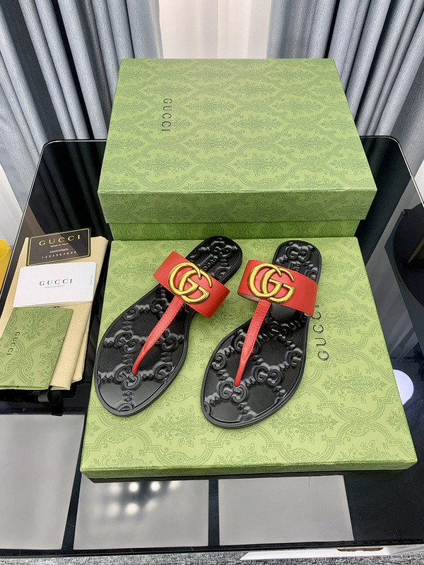 g*u*i sandals
