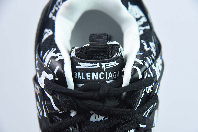 bc track sneaker