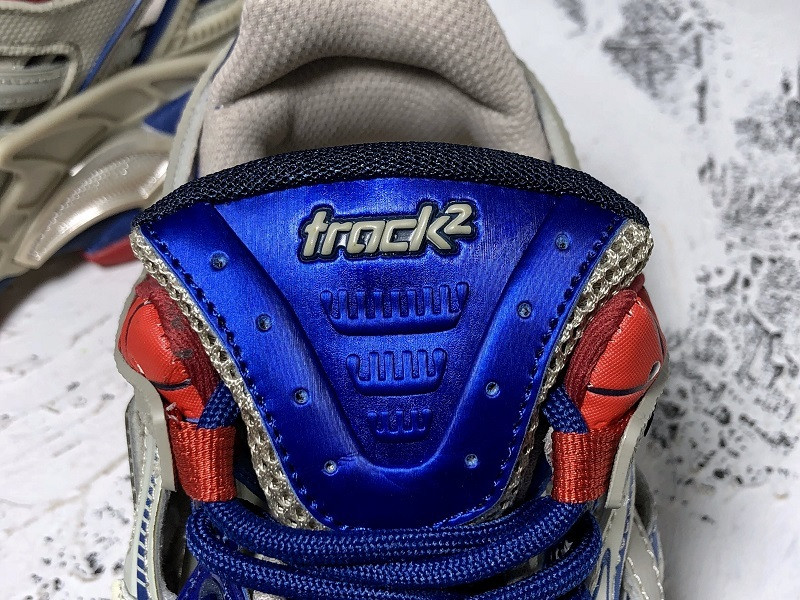 bc track sneaker