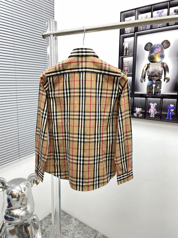B**rry clothes