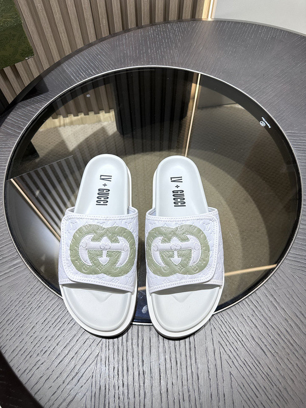 g*u*i sandals