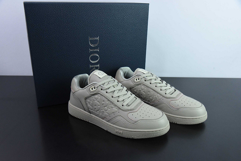 dio* sneaker