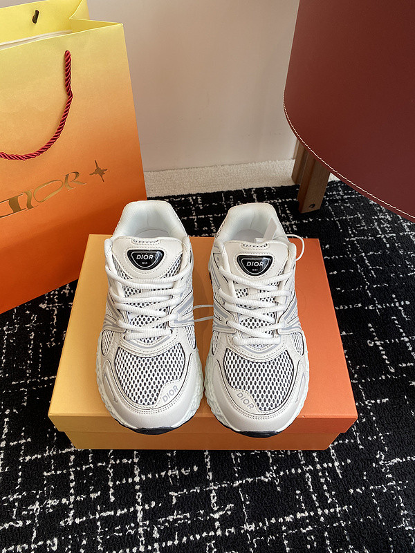 DIO* SNEAKER