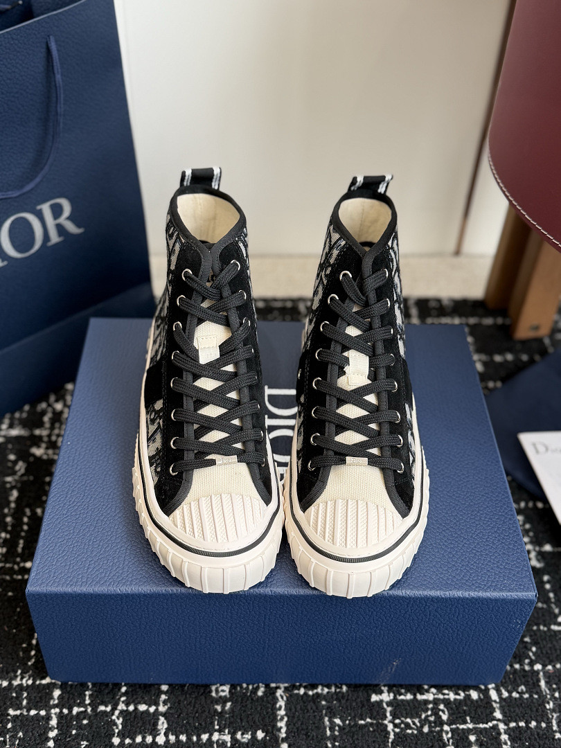 DIO* SNEAKER
