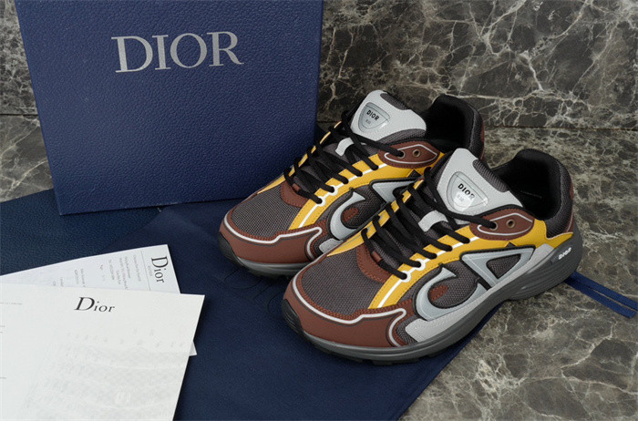 dio* sneaker