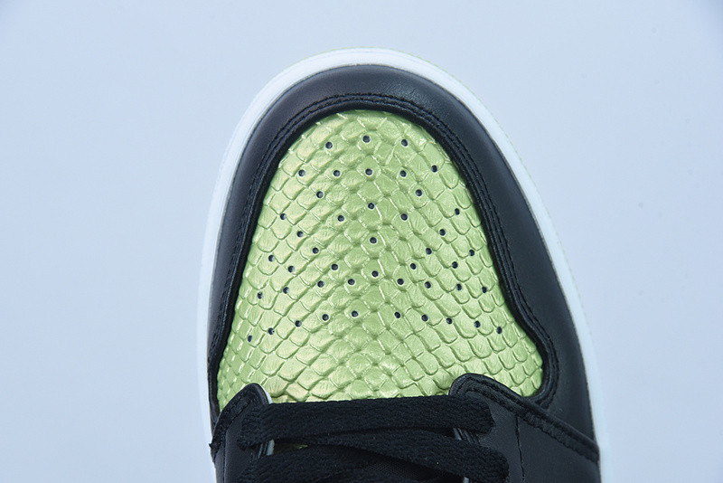 air jordan 1 low "vivid green snakeskin