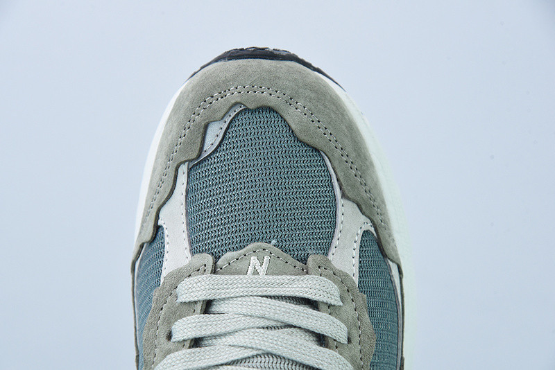 new balance sneaker