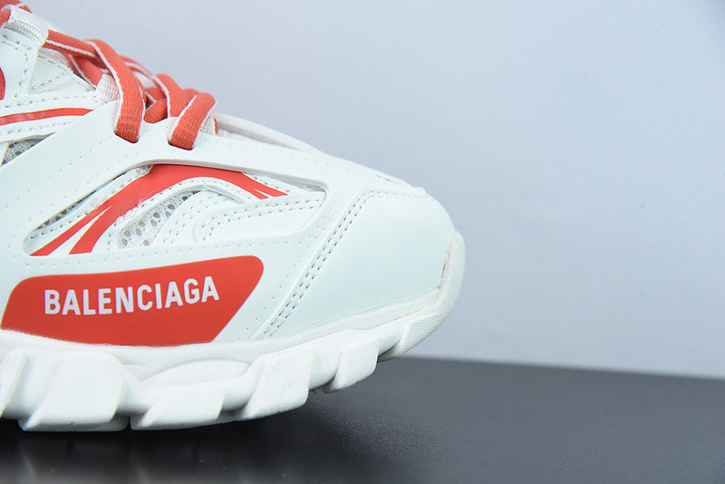 bc track sneaker