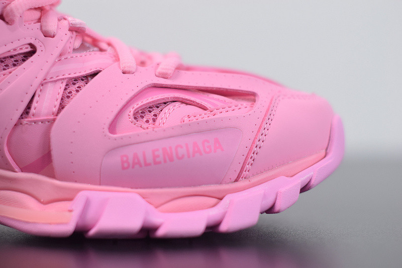 bc track sneaker
