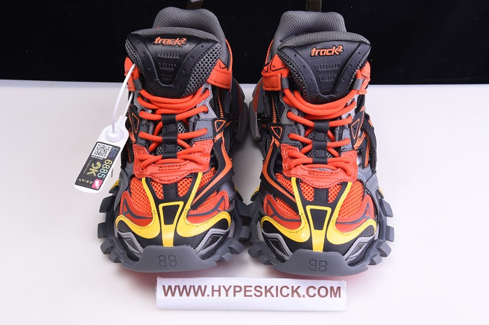 bc track sneaker