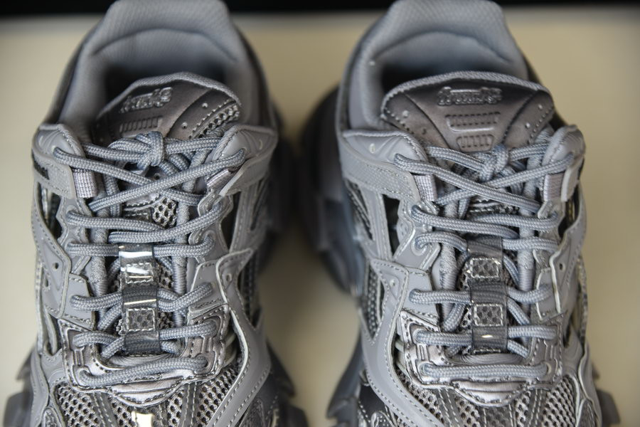 bc track sneaker