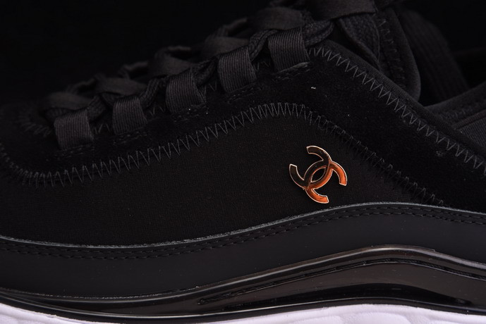 Ch*el sneaker